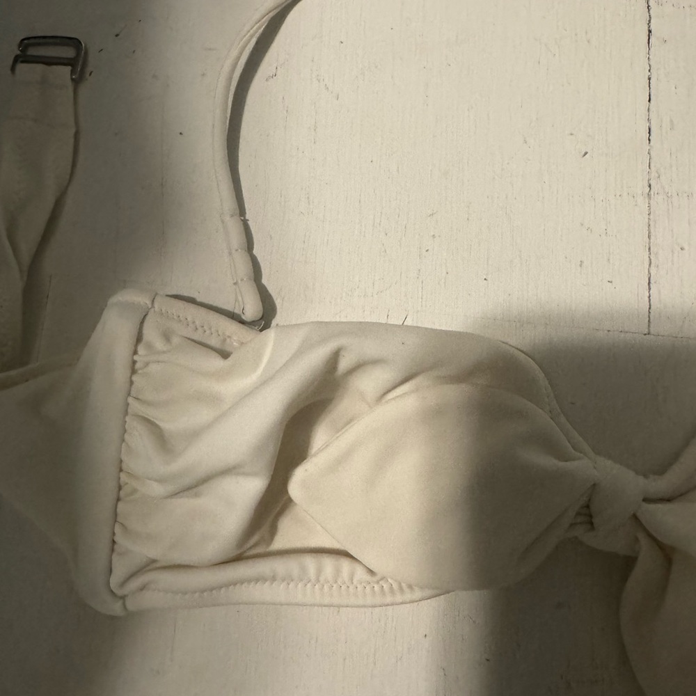 White bandeau bikini - Picture 3 of 7